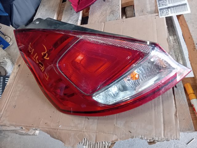 bontott FORD FIESTA VII Bal Hátsó Lámpa