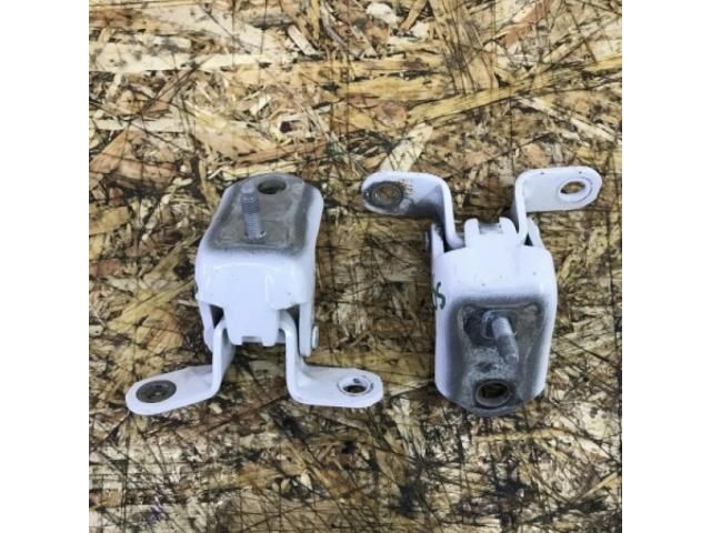 bontott FORD FIESTA VII Bal hátsó Zsanér