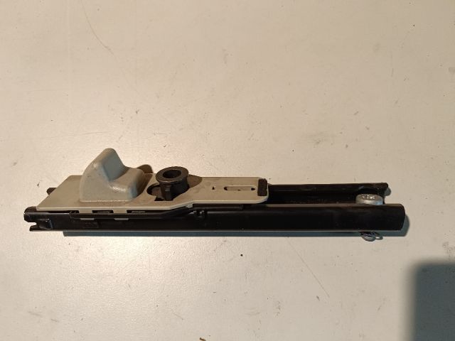 bontott FORD FIESTA VII Biztonsági Öv Magasság Állító