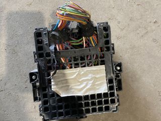 bontott FORD FIESTA VII Biztosítéktábla Utastér