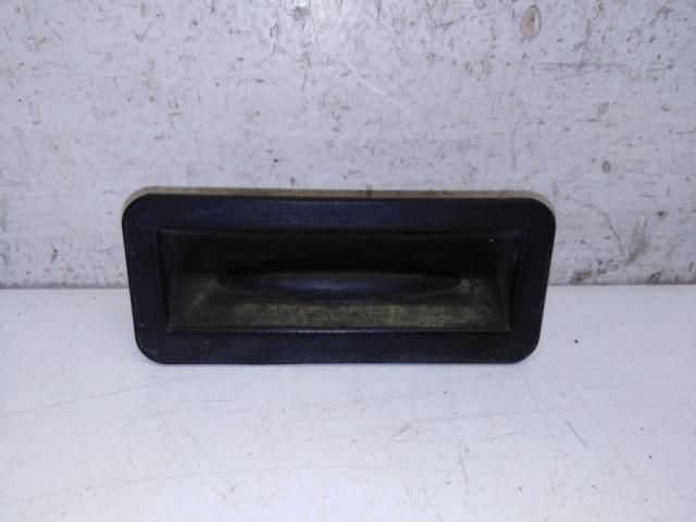 bontott FORD FIESTA VII Csomagtérajtó Kilincs