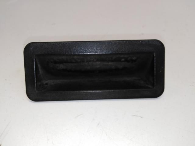 bontott FORD FIESTA VII Csomagtérajtó Kilincs