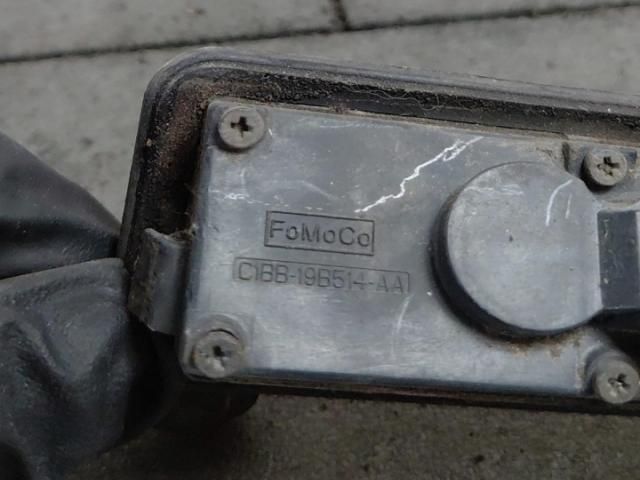 bontott FORD FIESTA VII Csomagtérajtó Kilincs