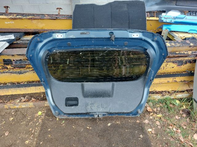 bontott FORD FIESTA VII Csomagtérajtó (Részeivel)