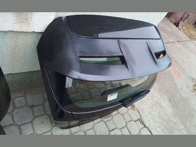 bontott FORD FIESTA VII Csomagtérajtó (Részeivel)