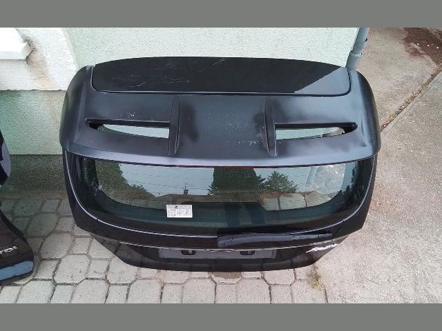 bontott FORD FIESTA VII Csomagtérajtó (Részeivel)