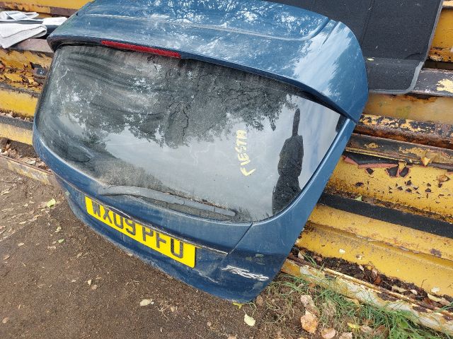 bontott FORD FIESTA VII Csomagtérajtó (Részeivel)