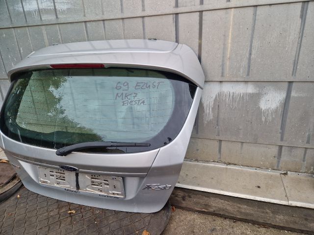 bontott FORD FIESTA VII Csomagtérajtó (Részeivel)