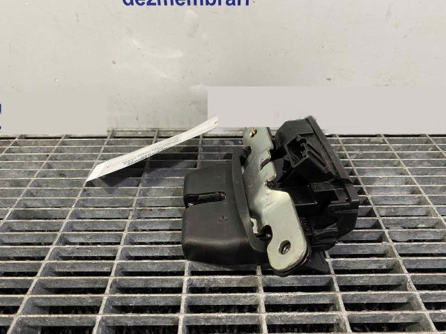 bontott FORD FIESTA VII Csomagtérajtó Ütköző