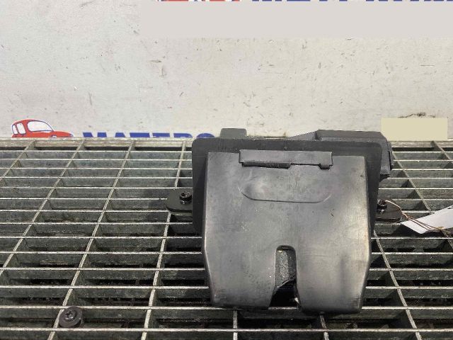 bontott FORD FIESTA VII Csomagtérajtó Ütköző