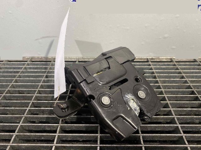 bontott FORD FIESTA VII Csomagtérajtó Ütköző