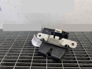 bontott FORD FIESTA VII Csomagtérajtó Ütköző