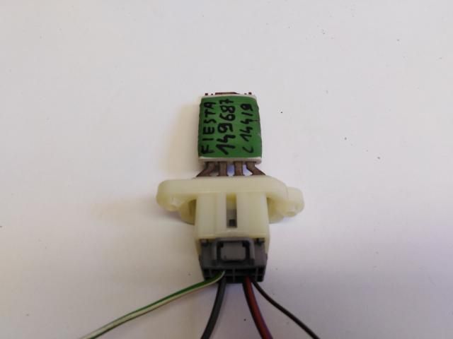 bontott FORD FIESTA VII Előtét Ellenállás Fűtőmotor