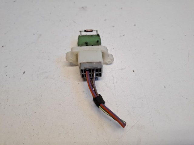 bontott FORD FIESTA VII Előtét Ellenállás Fűtőmotor