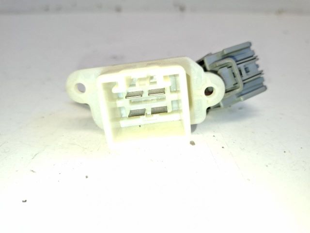 bontott FORD FIESTA VII Előtét Ellenállás Fűtőmotor