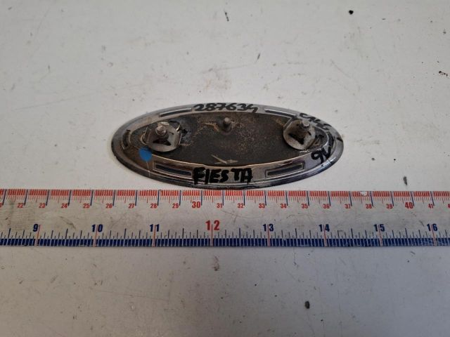 bontott FORD FIESTA VII Első Embléma