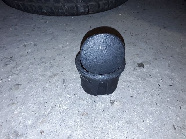 bontott FORD FIESTA VII Első Hamutartó