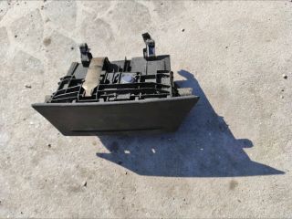 bontott FORD FIESTA VII Első Hamutartó