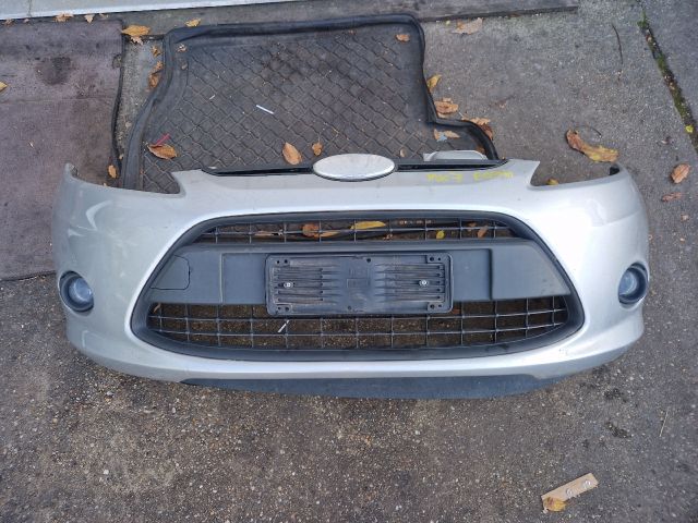 bontott FORD FIESTA VII Első Lökhárító (Részeivel)