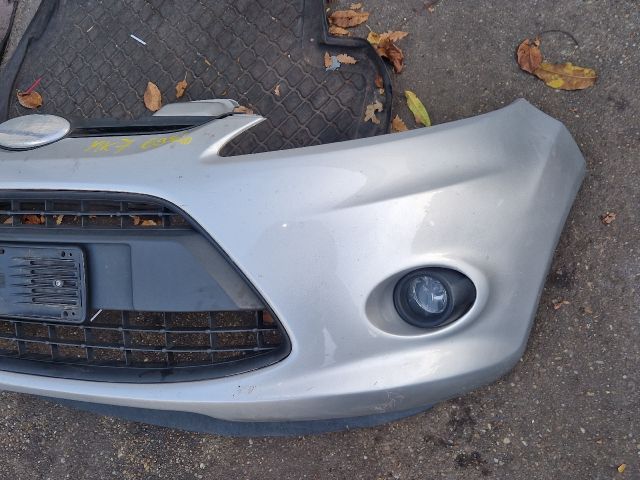 bontott FORD FIESTA VII Első Lökhárító (Részeivel)