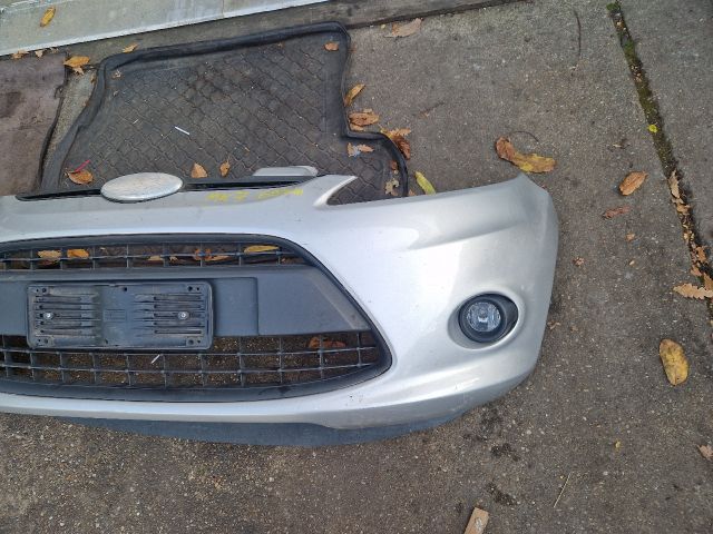 bontott FORD FIESTA VII Első Lökhárító (Részeivel)