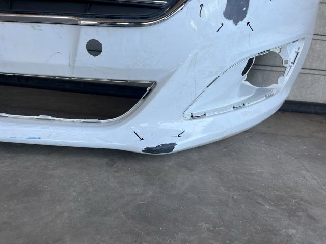 bontott FORD FIESTA VII Első Lökhárító (Üresen)