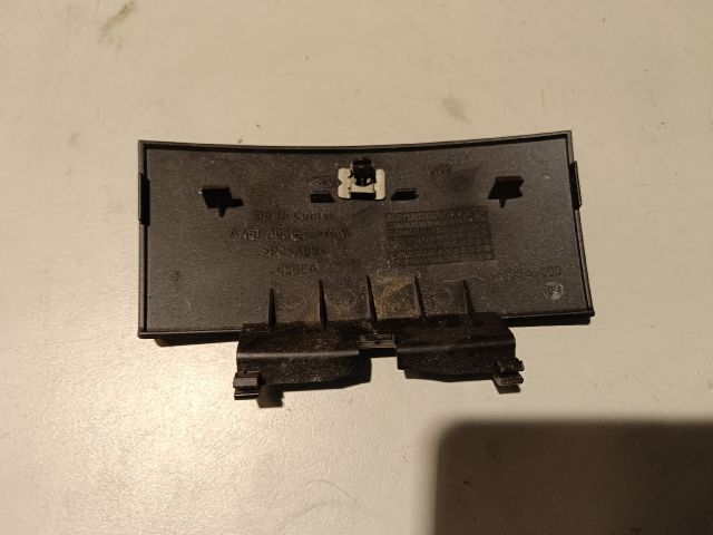 bontott FORD FIESTA VII Első Tároló Rekesz Fedél