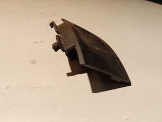 bontott FORD FIESTA VII Első Tároló Rekesz Fedél