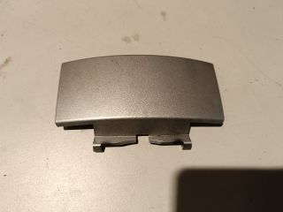 bontott FORD FIESTA VII Első Tároló Rekesz Fedél