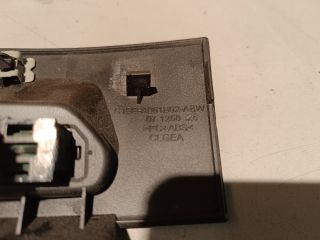 bontott FORD FIESTA VII Első Tároló Rekesz Fedél