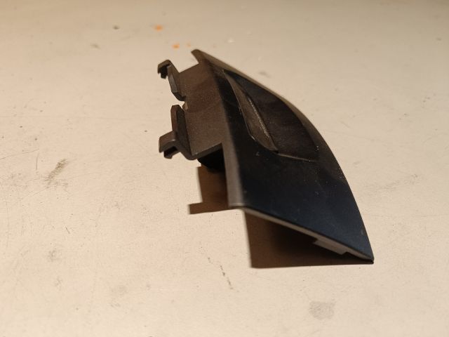 bontott FORD FIESTA VII Első Tároló Rekesz Fedél