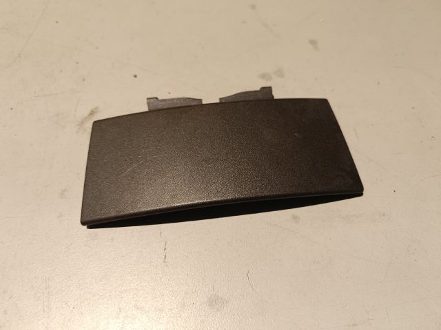 bontott FORD FIESTA VII Első Tároló Rekesz Fedél