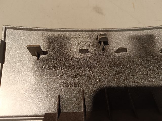 bontott FORD FIESTA VII Első Tároló Rekesz Fedél