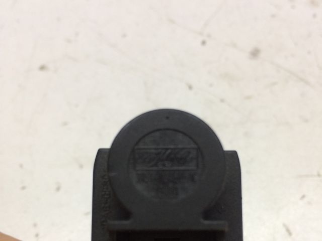 bontott FORD FIESTA VII Fék Pedál Kapcsoló