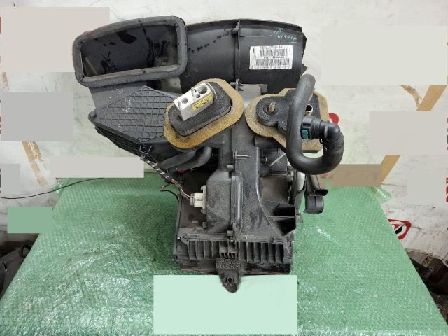 bontott FORD FIESTA VII Fűtés Box