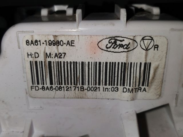 bontott FORD FIESTA VII Fűtéskapcsoló (digit klímás)