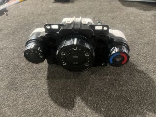 bontott FORD FIESTA VII Fűtéskapcsoló (manuális klímás)