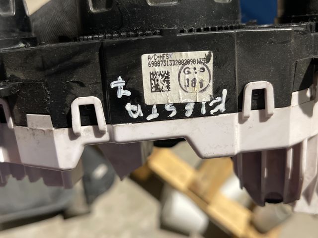 bontott FORD FIESTA VII Fűtéskapcsoló