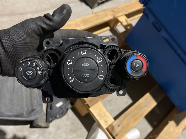 bontott FORD FIESTA VII Fűtéskapcsoló