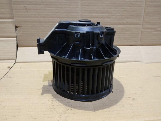 bontott FORD FIESTA VII Fűtőmotor (Klímás)