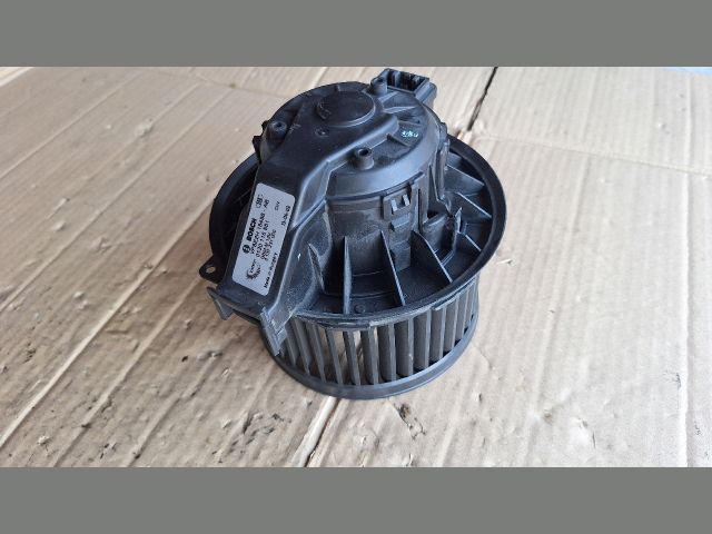 bontott FORD FIESTA VII Fűtőmotor (Klímás)