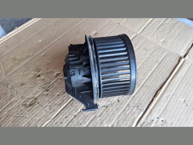 bontott FORD FIESTA VII Fűtőmotor (Klímás)