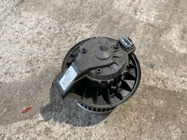 bontott FORD FIESTA VII Fűtőmotor (Klímás)