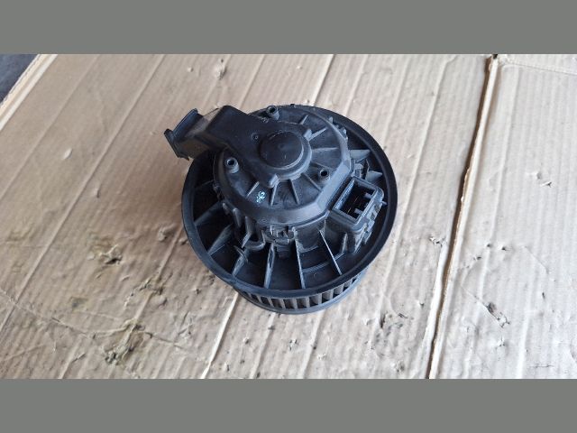 bontott FORD FIESTA VII Fűtőmotor (Klímás)