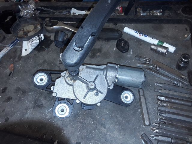 bontott FORD FIESTA VII Hátsó Ablaktörlő Motor