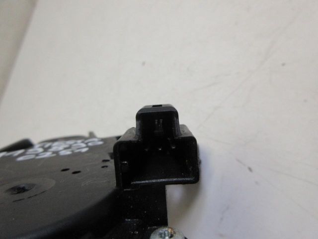 bontott FORD FIESTA VII Hátsó Ablaktörlő Motor