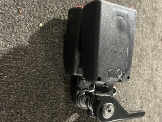 bontott FORD FIESTA VII Hátsó középső Biztonsági Öv Csat