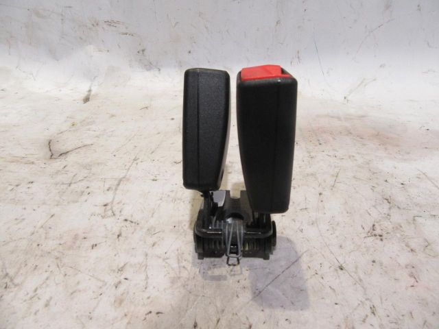 bontott FORD FIESTA VII Hátsó középső Biztonsági Öv Csat