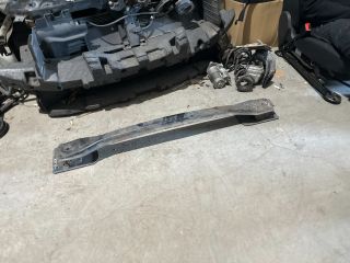 bontott FORD FIESTA VII Hátsó Lökhárító Merevítő (Fém)