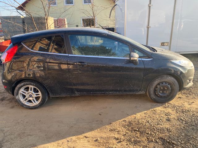 bontott FORD FIESTA VII Hátsó Szélvédő